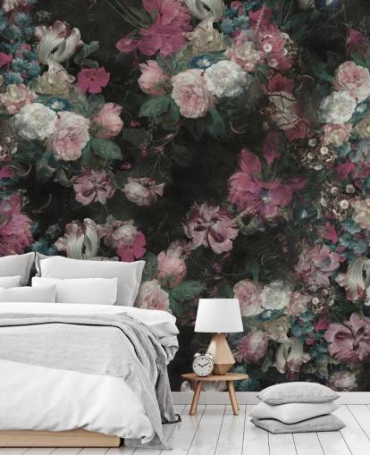 vaaleanpunainen ja valkoinen mukautettu barokkikukkamaalaus nimeltä Moody Baroque Floral Scene by Bloomery Decor vaaleanpunainen ja valkoinen mukautettu barokkikukkamaalaus nimeltä Moody Baroque Floral Scene by Bloomery Decor