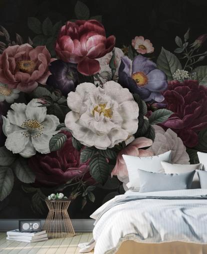 mørkt tilpasset blomsterveggmaleri kalt Moody Baroque Florals Redoute av Bloomery Decor for salonger og soverom