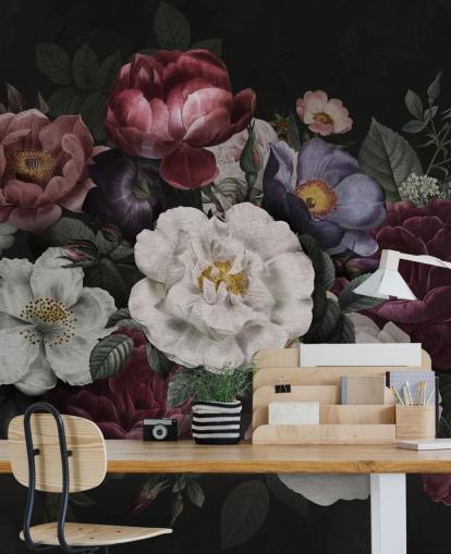 mörk anpassad blommig väggmålning kallad Moody Baroque Florals Redoute av Bloomery Decor för lounger och sovrum mörk anpassad blommig väggmålning kallad Moody Baroque Florals Redoute av Bloomery Decor för lounger och sovrum