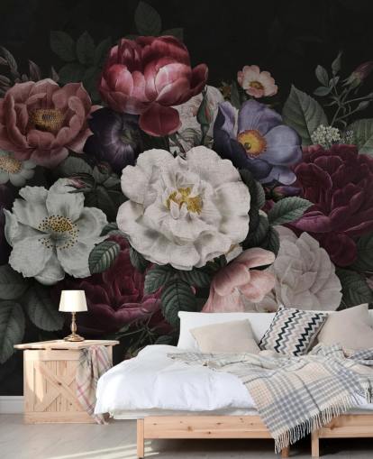 mørkt tilpasset blomsterveggmaleri kalt Moody Baroque Florals Redoute av Bloomery Decor for salonger og soverom