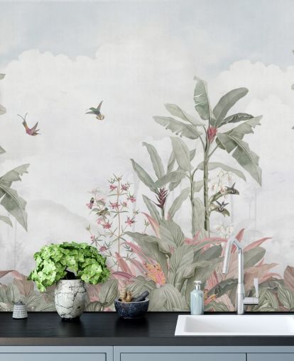 graues kundenspezifisches Dschungel-Wandbild namens Grey Vintage Jungle Landscape von Bloomery Decor für Privathaushalte und Unternehmen