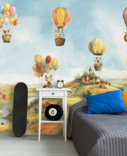 Blaues, grünes und orangefarbenes Heißluftballon-Wandbild für Kinder namens Air von Elena Pavlova für Kindergärten