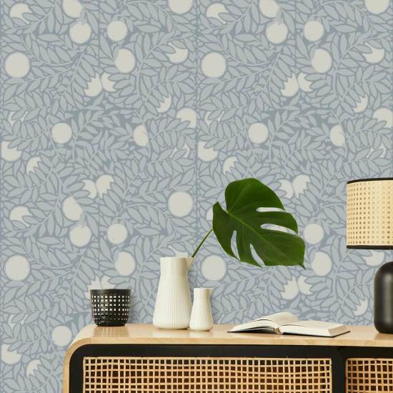 Apelsindungen Blek mineralblå blommig tapet