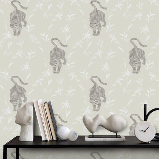 Tigre acechando Fondo de pantalla de luna