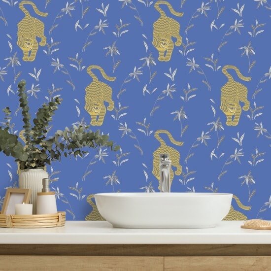 Stalking Tiger Royal Wallpaper
