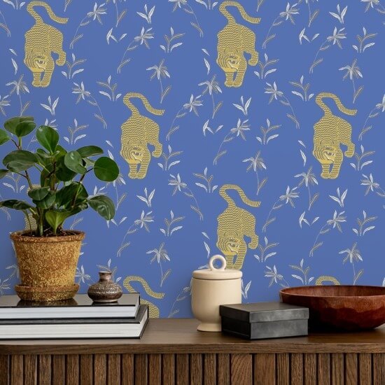 Stalking Tiger Royal Wallpaper