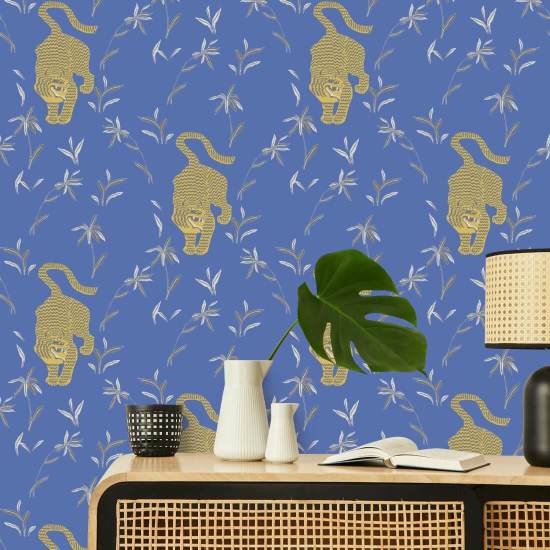 Stalking Tiger Royal Wallpaper