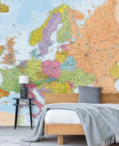 colorido mural de papel pintado con un mapa europeo llamado Mapa de Europa Política para oficinas en casa, dormitorios y comedores