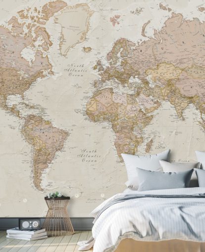 mural de papel pintado de mapa mundial personalizable de color marrón claro llamado Antique World Map de Lovell Johns para dormitorios