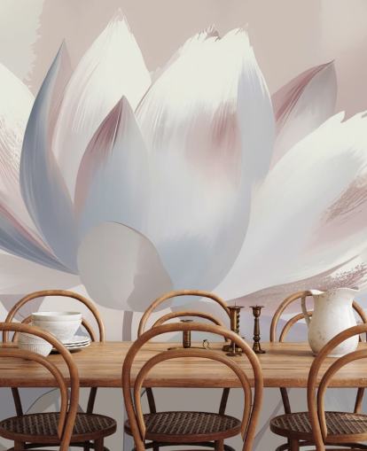 kundenspezifisches Rouge, großes florales Wandbild namens Silent Lotus Blush von Marina Stupakova für Schlafzimmer und Badezimmer