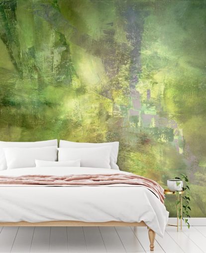 grønt tilpassbart abstrakt veggmaleri kalt Gilded Green with a Trace of Violet av Annette Schmucker