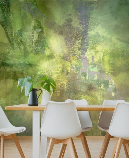 groene aanpasbare abstracte muurschildering genaamd Gilded Green with a Trace of Violet van Annette Schmucker