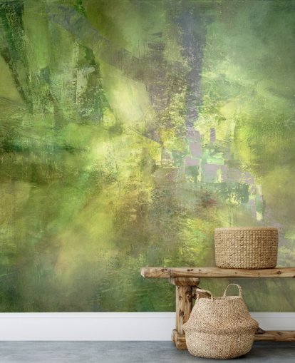 peinture murale abstraite verte personnalisable appelée Gilded Green with a Trace of Violet par Annette Schmucker