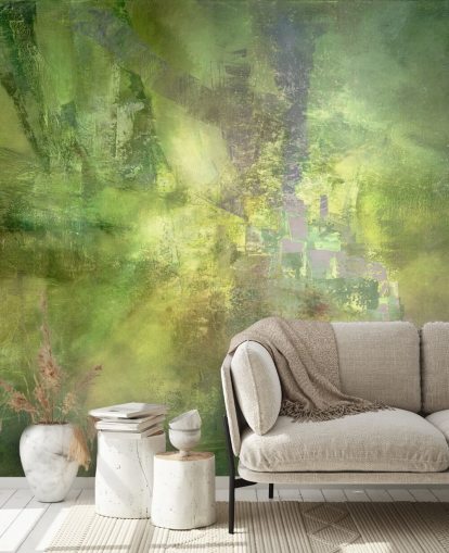 murale astratto verde personalizzabile chiamato Gilded Green with a Trace of Violet di Annette Schmucker