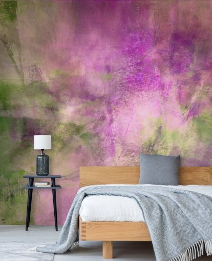 Personalisierbares abstraktes Wandbild in Grün und Lila mit dem Titel Moss Green in Purple Light von Annette Schmucker