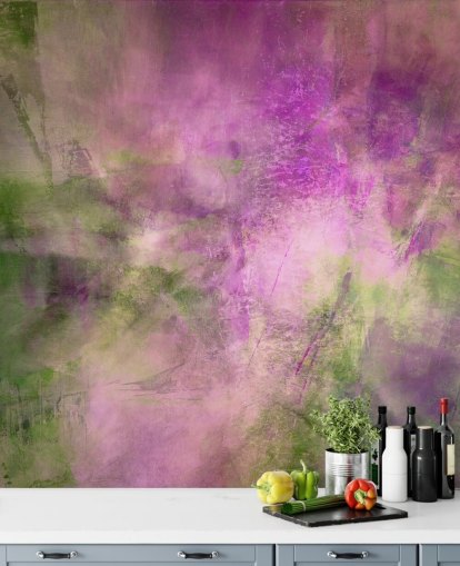 murale astratto personalizzabile verde e viola chiamato Moss Green in Purple Light di Annette Schmucker