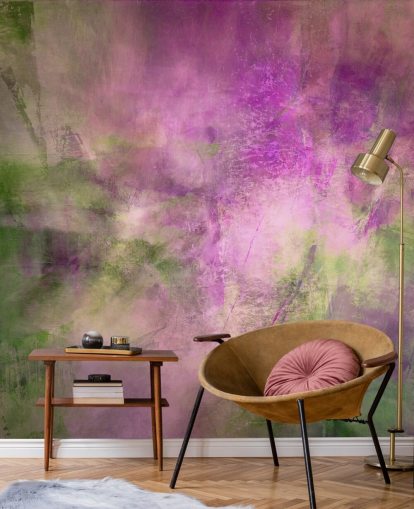 Personalisierbares abstraktes Wandbild in Grün und Lila mit dem Titel Moss Green in Purple Light von Annette Schmucker Personalisierbares abstraktes Wandbild in Grün und Lila mit dem Titel Moss Green in Purple Light von Annette Schmucker