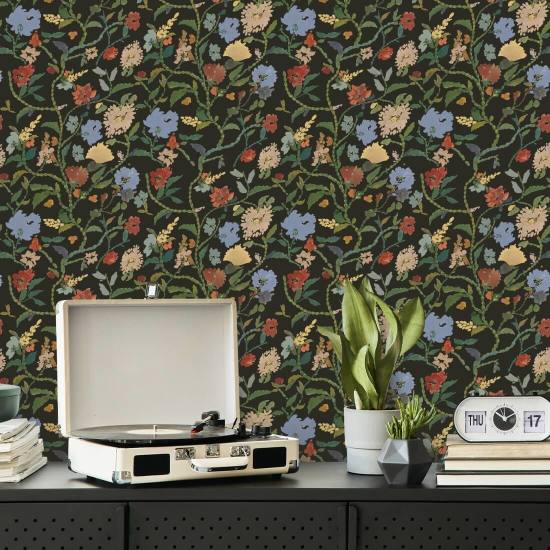 Toppa con fiori dipinti Carta da parati botanica Midnight Bloom