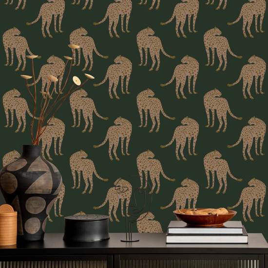 Rondsluipende cheetah Deep Forest Green Wallpaper