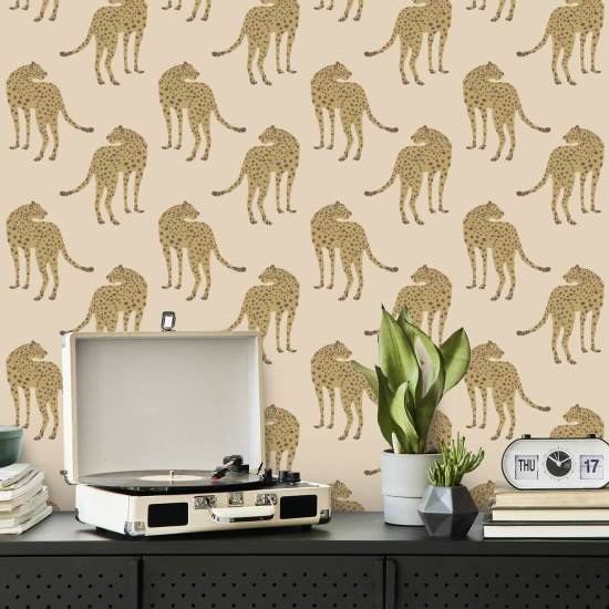 Rondsluipende cheetah Woestijnzandbehang