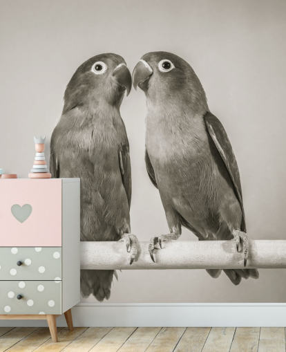 mural de pájaros en blanco y negro llamado Love Birds de Assaf Frank mural de pájaros en blanco y negro llamado Love Birds de Assaf Frank