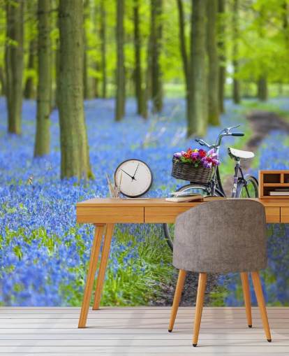 blaues und grünes Glockenwald-Wandbild mit dem Titel Fahrrad im Frühlingswald von Assaf Frank