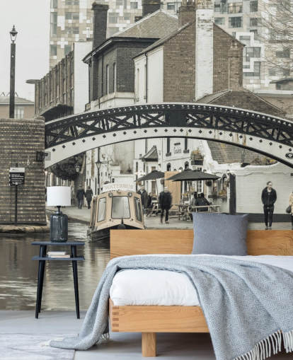 grå brugerdefineret kanalbådmaleri kaldet Narrow Canal i Birmingham, UK af Assaf Frank