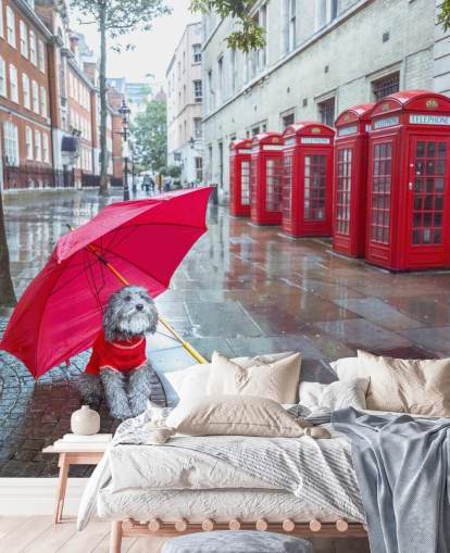 murale londinese rosso e grigio chiamato London Dog with Umbrella di Assaf Frank murale londinese rosso e grigio chiamato London Dog with Umbrella di Assaf Frank