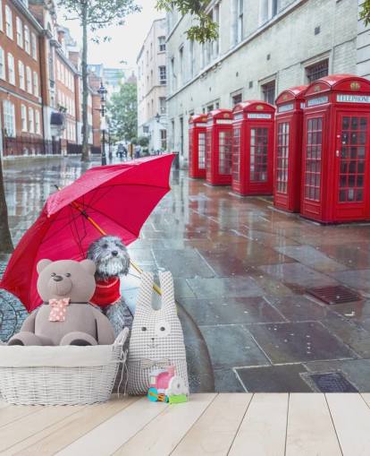 röd och grå London street väggmålning som heter London Dog with Umbrella av Assaf Frank