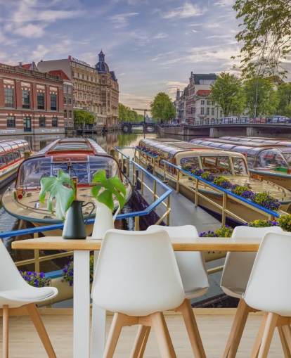 anpassad fotoväggmålning av amsterdam som heter Canal Boats i Amsterdam av Assaf Frank