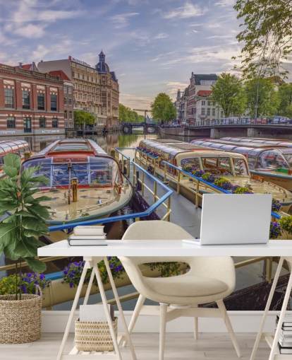 mukautettu valokuvamaalaus Amsterdamista nimeltä Canal Boats Amsterdamissa, kirjoittanut Assaf Frank