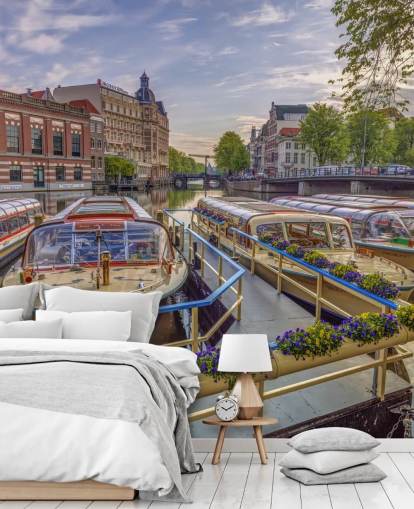 fotomurale personalizzato di Amsterdam chiamato Canal Boats in Amsterdam di Assaf Frank