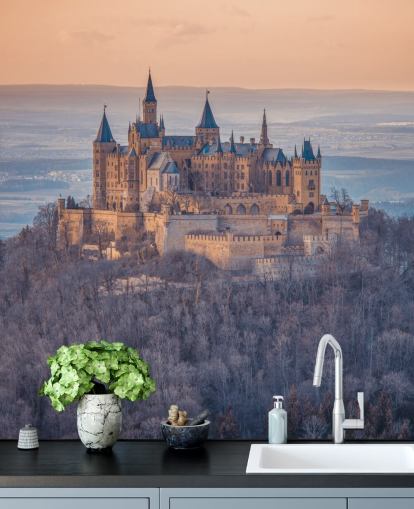 mural de paisagem de castelo laranja e roxo chamado Castelo Hohenzollern, Alemanha, de Assaf Frank
