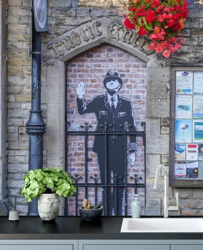 anpassad brittisk fotoväggmålning som heter Tetbury, Cotswolds av Assaf Frank