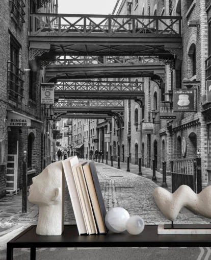 tilpasselig sort og hvid britisk tapet kaldet Cobbled Street i London af Assaf Frank tilpasselig sort og hvid britisk tapet kaldet Cobbled Street i London af Assaf Frank