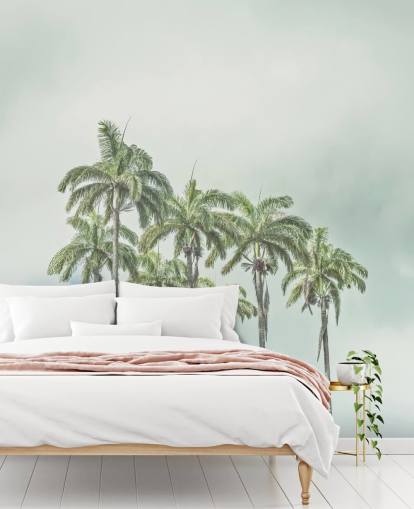 mural de palmeiras chamado Palm Trees Against Sky de Assaf Frank para interiores tropicais