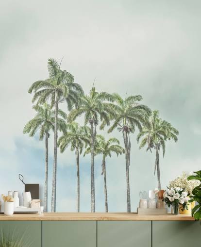 Palmen-Wandbild namens Palm Trees Against Sky von Assaf Frank für tropische Innenräume Palmen-Wandbild namens Palm Trees Against Sky von Assaf Frank für tropische Innenräume
