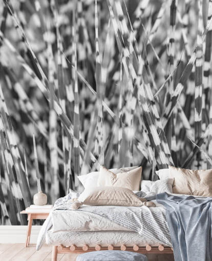 kundenspezifisches schwarz-weißes Graswandbild namens Zebra Grass von Assaf Frank