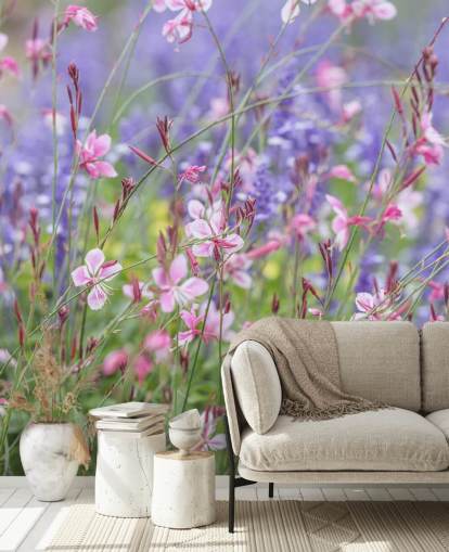 mural floral rosa, roxo e verde chamado Meadow Flowers de Assaf Frank