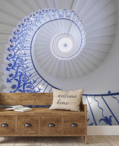 blau-weißes Wandbild mit 3D-Effekt namens Wendeltreppe von Assaf Frank