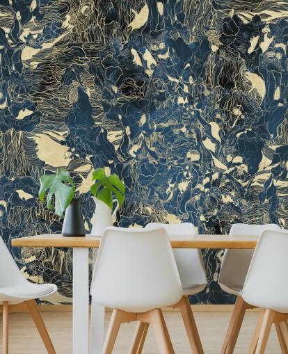 murale astratto personalizzato blu e oro chiamato Mystic Forest Reflections di Giulio Iurissevich per camere da letto e bagni