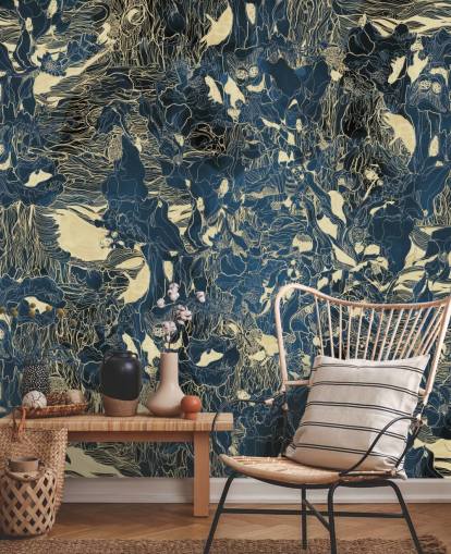 murale astratto personalizzato blu e oro chiamato Mystic Forest Reflections di Giulio Iurissevich per camere da letto e bagni