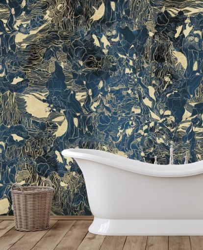 blauwe en gouden abstracte muurschildering op maat genaamd Mystic Forest Reflections van Giulio Iurissevich voor slaapkamers en badkamers