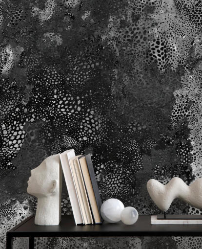 mural abstracto negro y gris llamado Snake Granite Dreamscape de Giulio Iurissevich para baños y cocinas