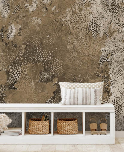 braunes individuelles abstraktes Wandbild namens Snake Natural Terra von Giulio Iurissevich