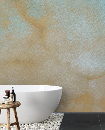 individuelles abstraktes Wandbild aus Gold und Blau namens Ethereal Drift von Bilge Paksoylu für Badezimmer