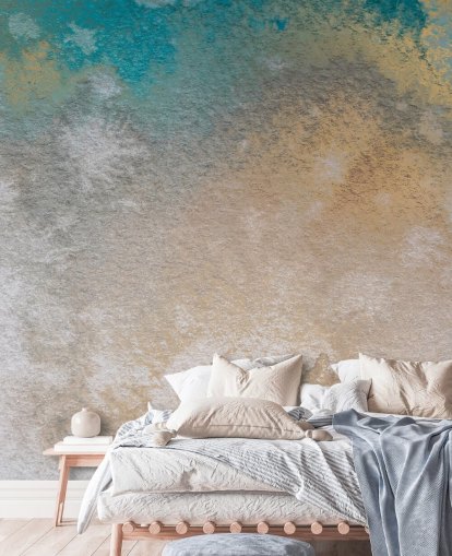 individuelles abstraktes Wandbild in Gold und Blau namens Ethereal Horizon von Bilge Paksoylu