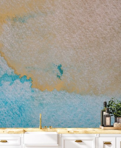 maßgefertigtes abstraktes Ozean-Wandbild in Blau und Gold namens Oceanic Breeze von Bilge Paksoylu für Badezimmer