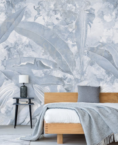 blå anpassningsbar djungelväggmålning kallad Misty Blue Tropical Palm av Edina Jeremscuk blå anpassningsbar djungelväggmålning kallad Misty Blue Tropical Palm av Edina Jeremscuk