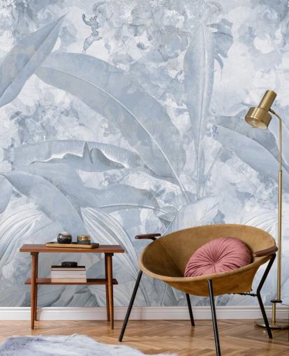 peinture murale bleue personnalisable de la jungle appelée Misty Blue Tropical Palm par Edina Jeremscuk